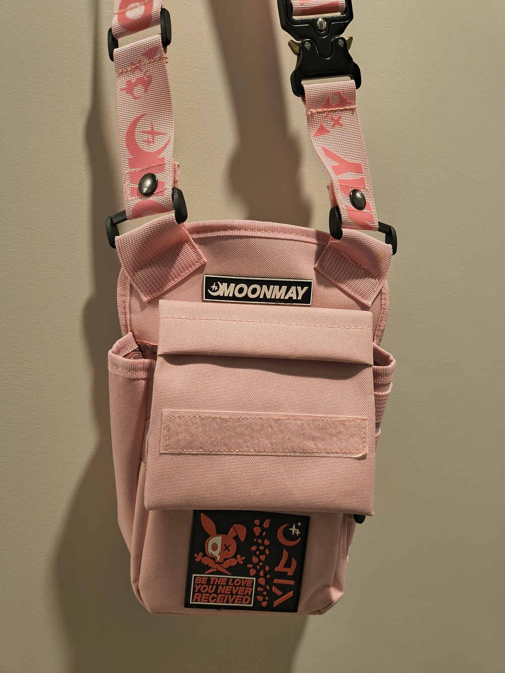 Moonmay Pink Leg Bag